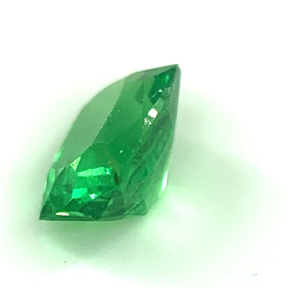 Tsavorite Green Garnet .74ct - Picture 5 of 6